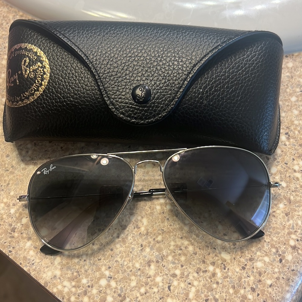 RAY-BAN Aviator Sunglasses